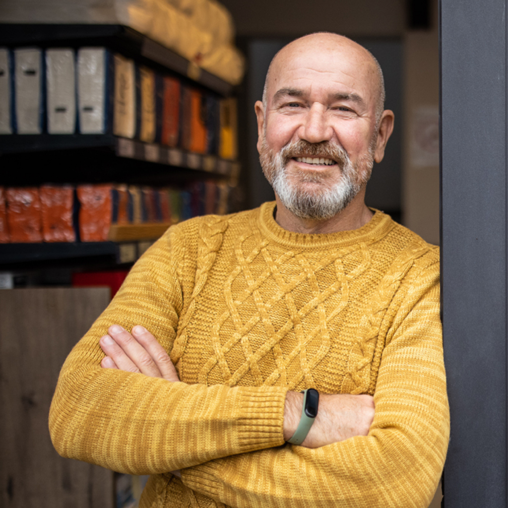 Γίνε συνεργάτης